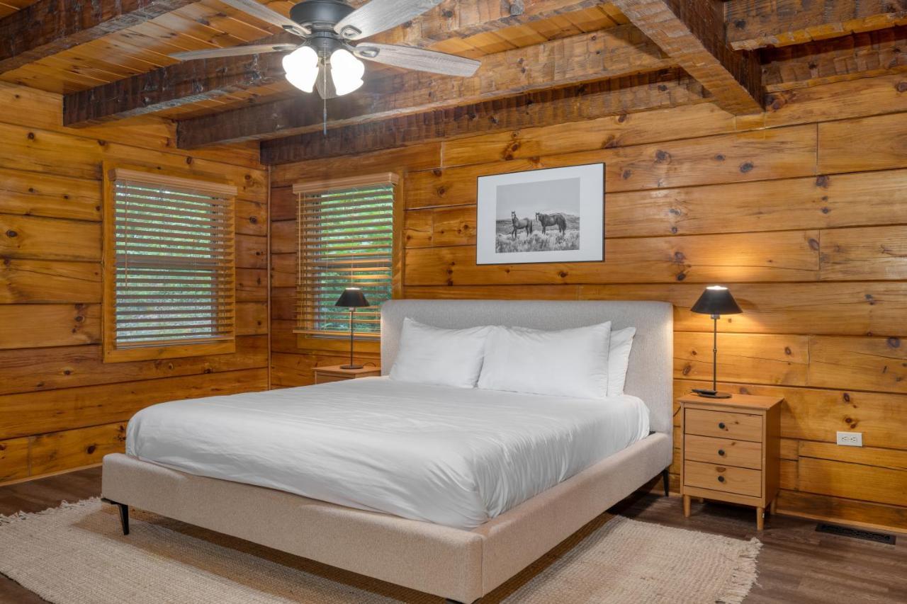 The Dudley Cabins By Avantstay Sevierville Extérieur photo