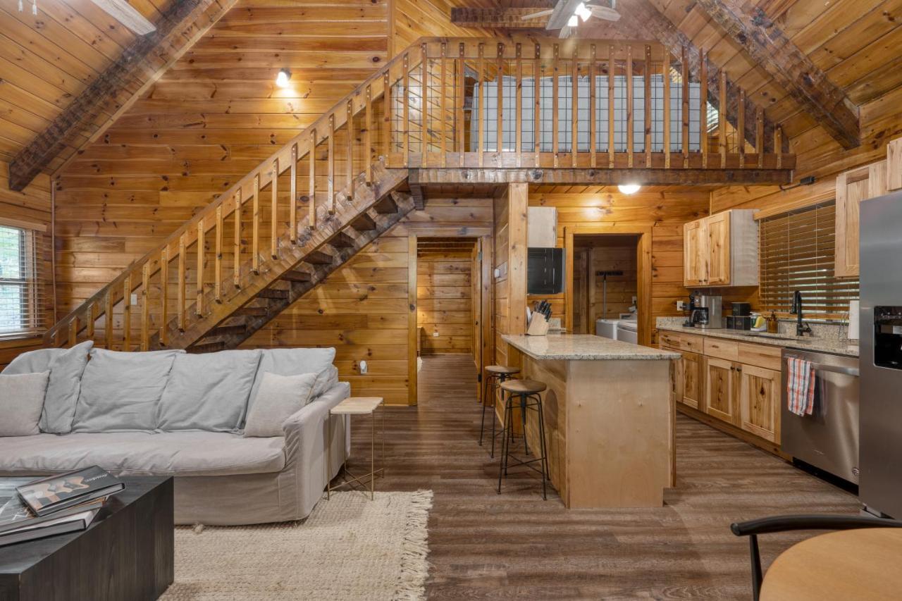 The Dudley Cabins By Avantstay Sevierville Extérieur photo