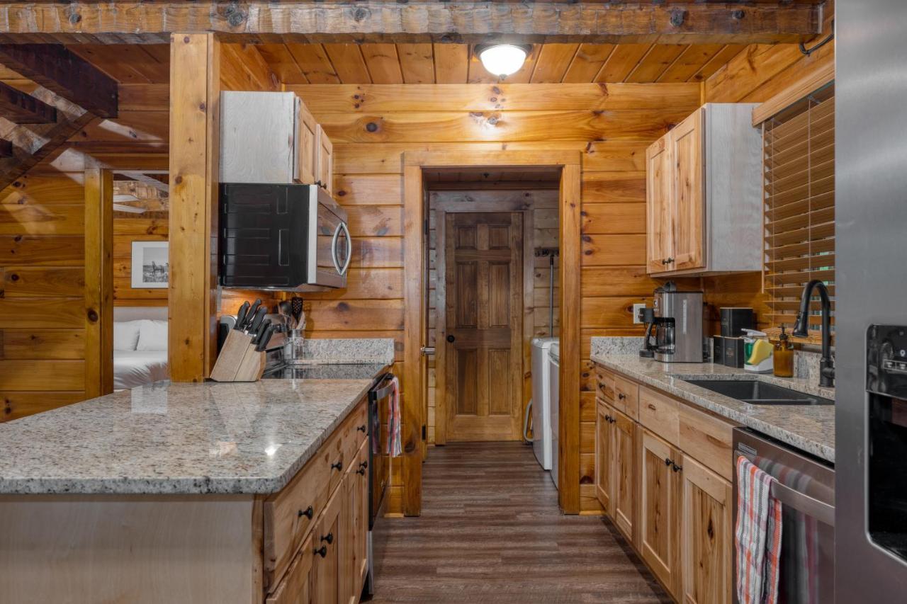 The Dudley Cabins By Avantstay Sevierville Extérieur photo