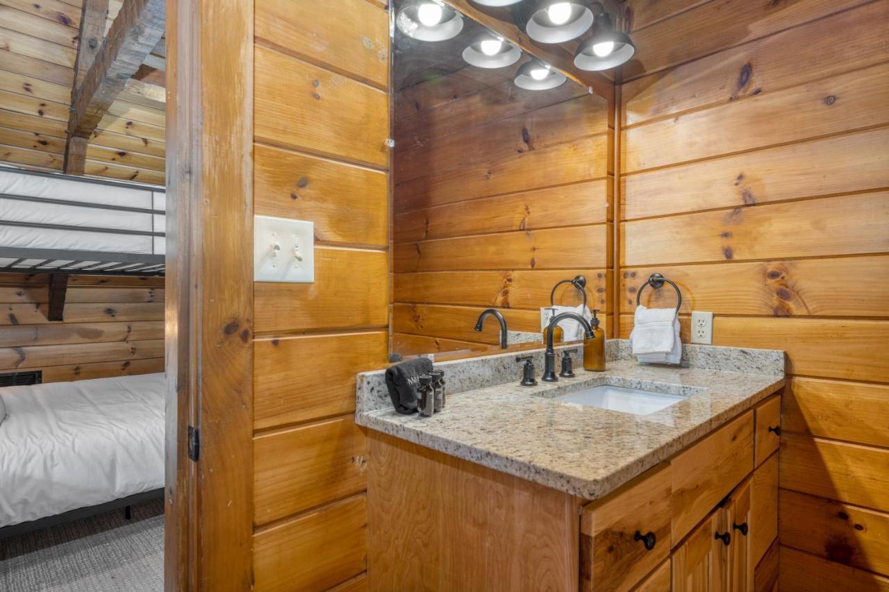 The Dudley Cabins By Avantstay Sevierville Extérieur photo